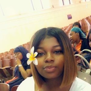 Meet your Posher, Ronnora